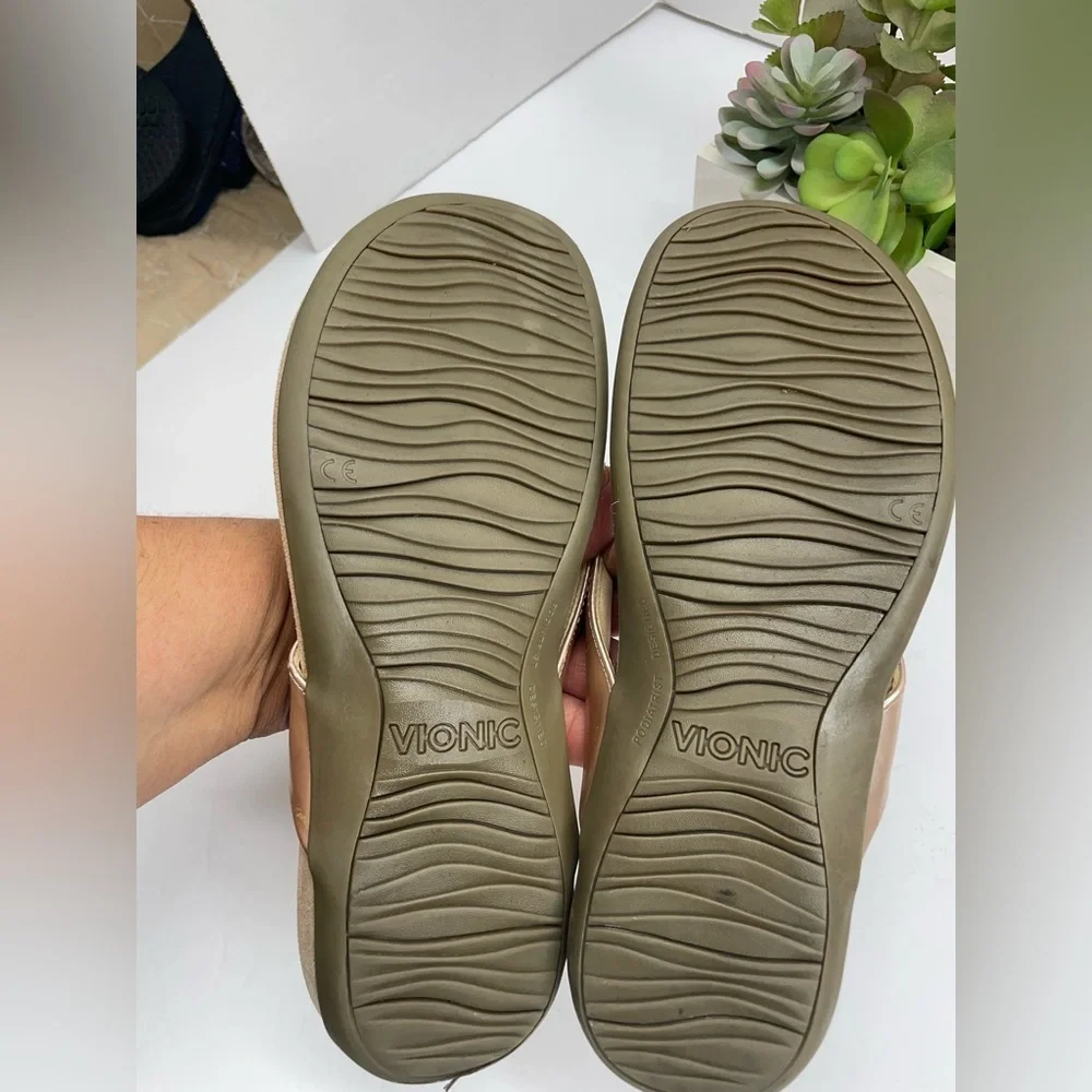 Vionic chic metallic